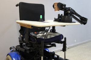 轮椅式机器人手臂采用英特尔、埃森哲技术协助患者