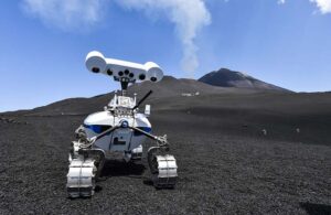 月球机器人在意大利的埃特纳火山上进行试驾